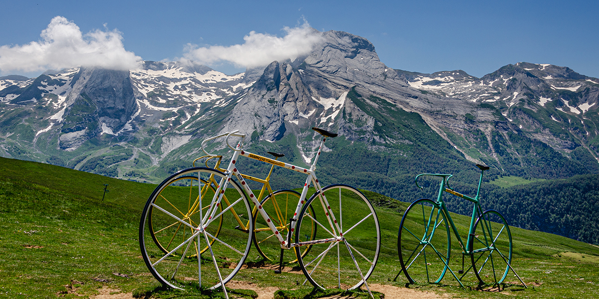 Col d'Aubisque Bikes